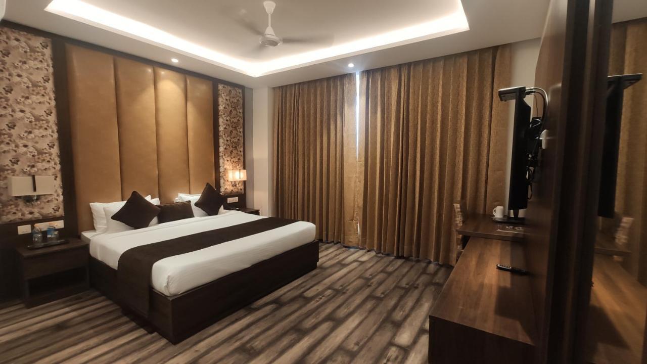 Hotel The Vilana A Unit Of Jg Developers Rishīkesh Exterior foto
